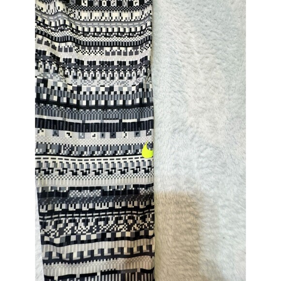 Nike Pro Size S Lot Of 2 Running Tights Pants Lightweight Patterned BRIGHT Pink - Picture 2 of 11